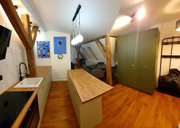 Kochanowskiego6 Center *